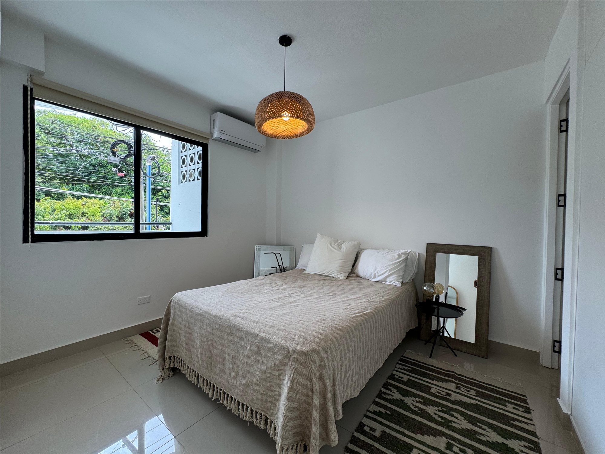 Don Omar, habitación