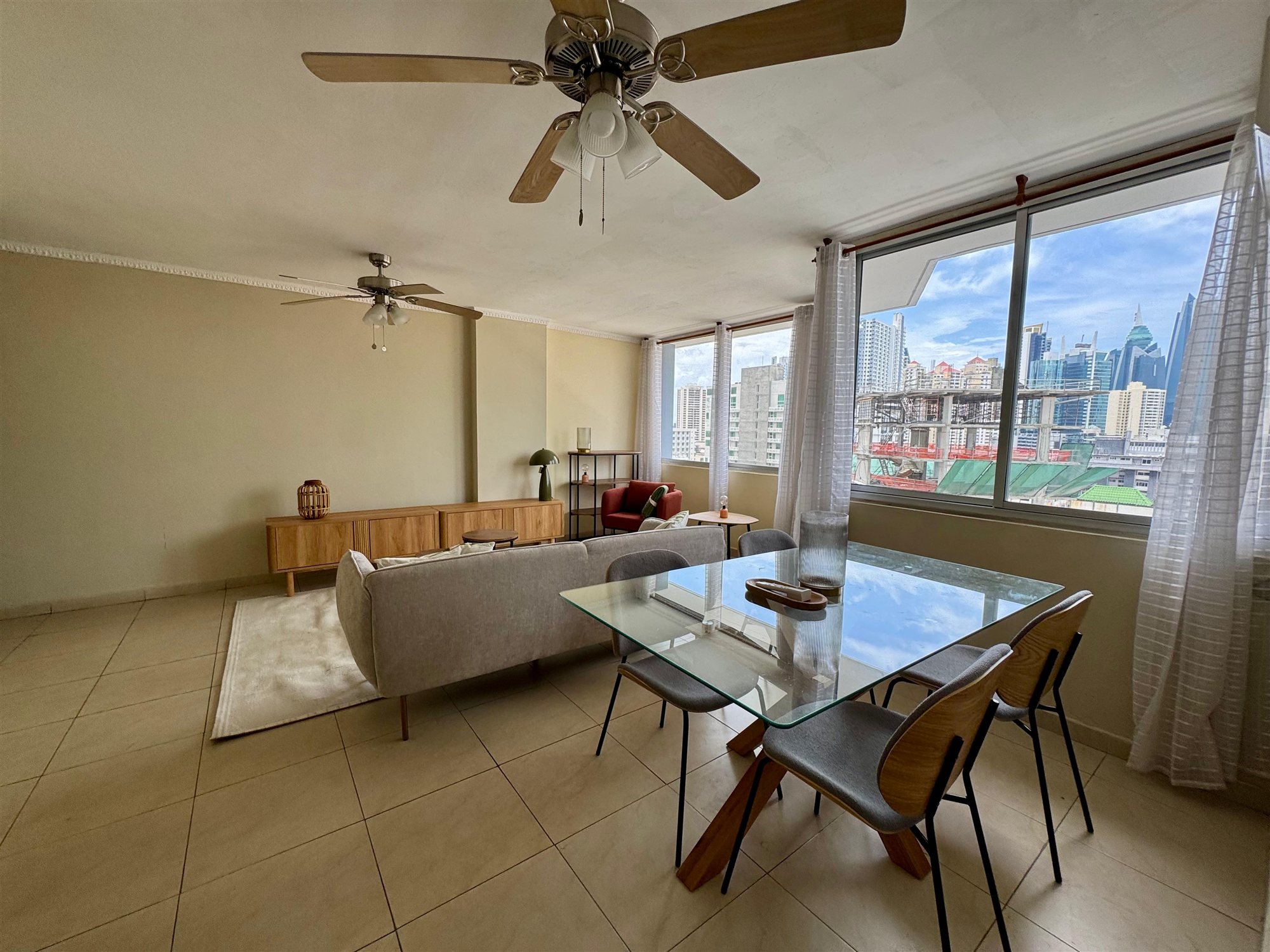 Apartamento reformado en Plaza Granada